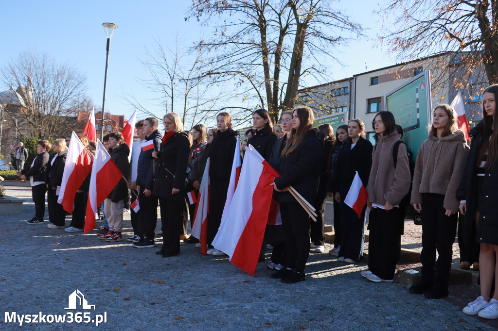 Fotorelacja I: Obchody 107. ROCZNICY ODZYSKANIA NIEPODLEGŁOŚCI na rynku w Koziegłowach