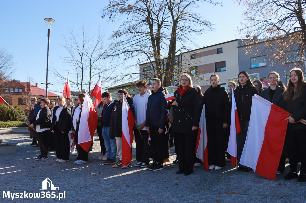 Fotorelacja I: Obchody 107. ROCZNICY ODZYSKANIA NIEPODLEGŁOŚCI na rynku w Koziegłowach