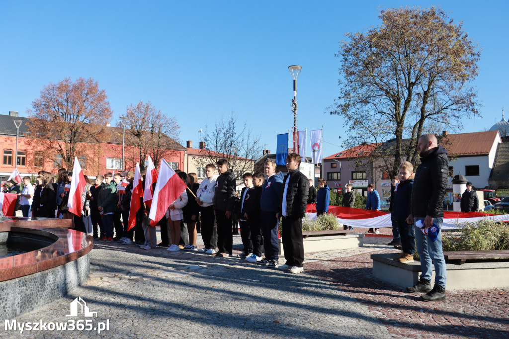 Fotorelacja I: Obchody 107. ROCZNICY ODZYSKANIA NIEPODLEGŁOŚCI na rynku w Koziegłowach