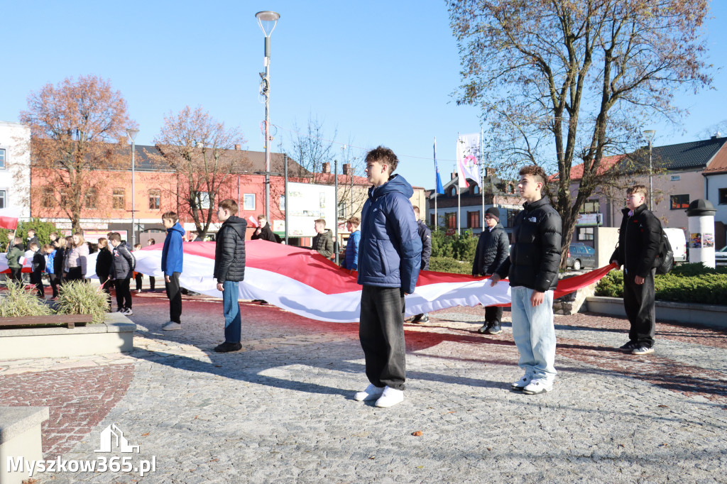 Fotorelacja I: Obchody 107. ROCZNICY ODZYSKANIA NIEPODLEGŁOŚCI na rynku w Koziegłowach
