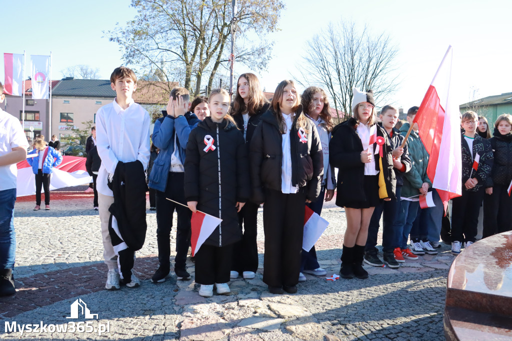 Fotorelacja I: Obchody 107. ROCZNICY ODZYSKANIA NIEPODLEGŁOŚCI na rynku w Koziegłowach