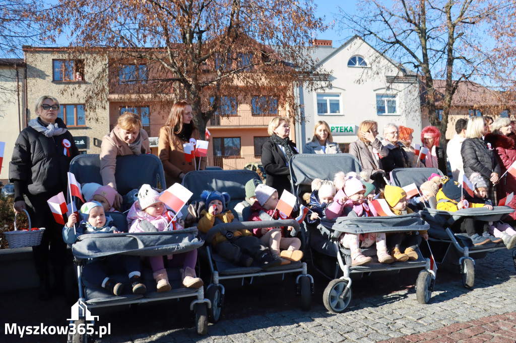 Fotorelacja I: Obchody 107. ROCZNICY ODZYSKANIA NIEPODLEGŁOŚCI na rynku w Koziegłowach