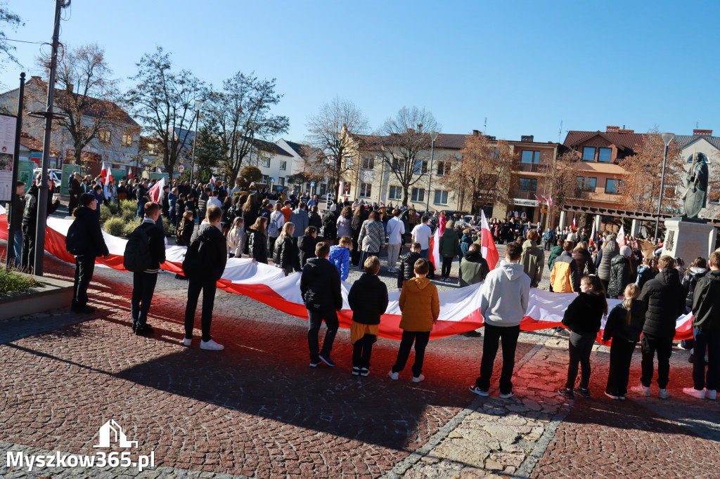 Fotorelacja I: Obchody 107. ROCZNICY ODZYSKANIA NIEPODLEGŁOŚCI na rynku w Koziegłowach