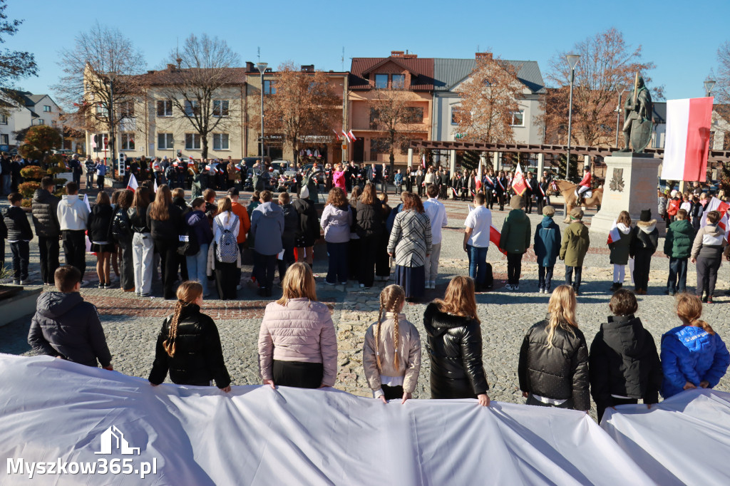 Fotorelacja I: Obchody 107. ROCZNICY ODZYSKANIA NIEPODLEGŁOŚCI na rynku w Koziegłowach
