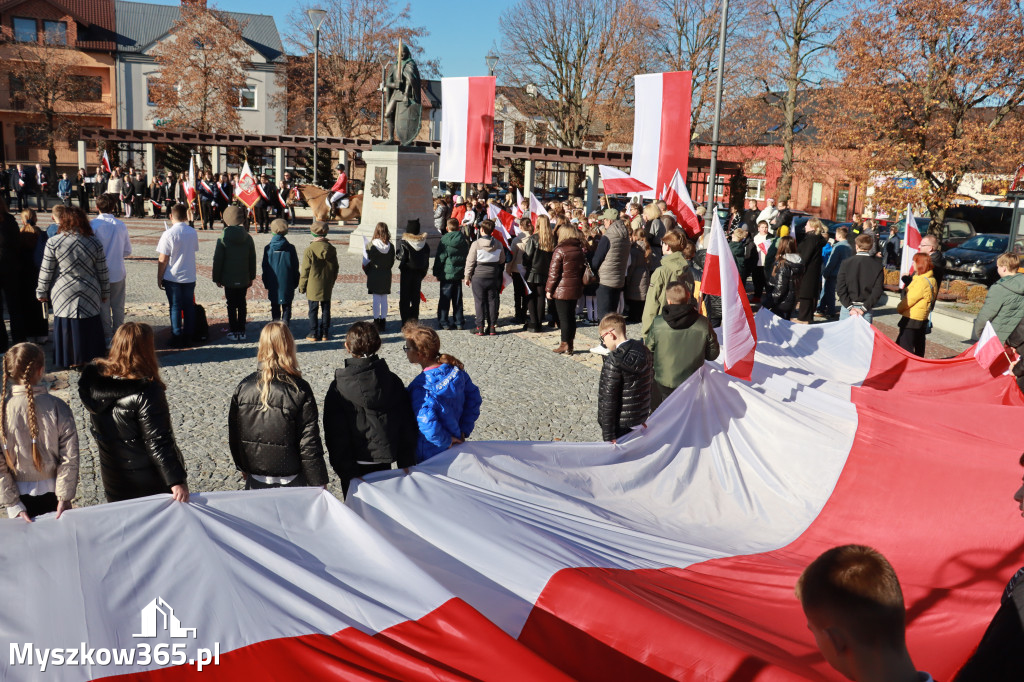 Fotorelacja I: Obchody 107. ROCZNICY ODZYSKANIA NIEPODLEGŁOŚCI na rynku w Koziegłowach