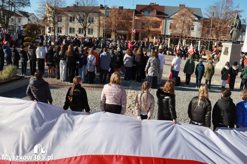 Fotorelacja I: Obchody 107. ROCZNICY ODZYSKANIA NIEPODLEGŁOŚCI na rynku w Koziegłowach