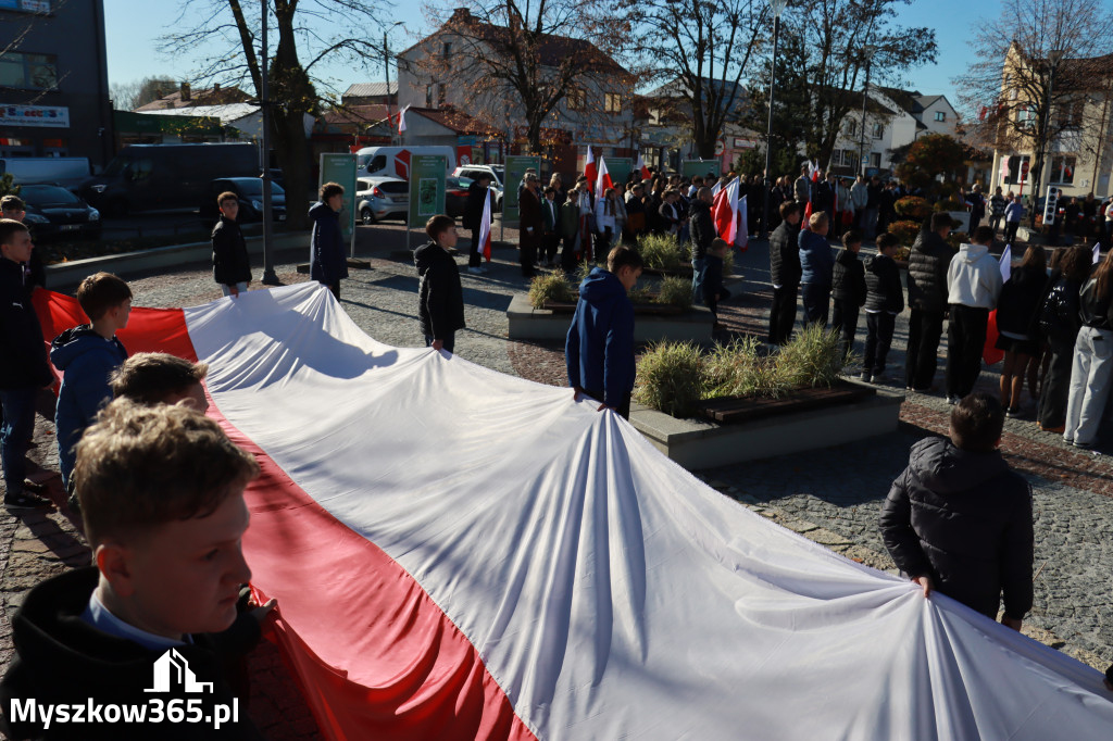 Fotorelacja I: Obchody 107. ROCZNICY ODZYSKANIA NIEPODLEGŁOŚCI na rynku w Koziegłowach