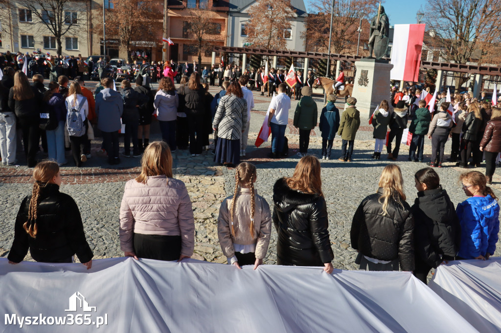 Fotorelacja I: Obchody 107. ROCZNICY ODZYSKANIA NIEPODLEGŁOŚCI na rynku w Koziegłowach