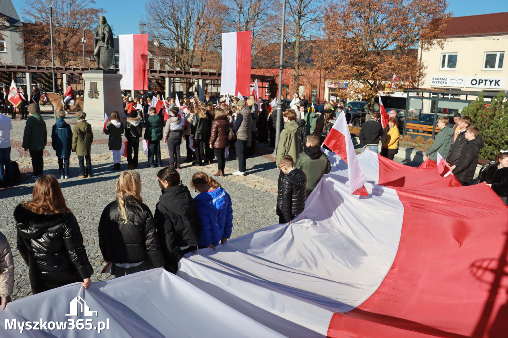 Fotorelacja I: Obchody 107. ROCZNICY ODZYSKANIA NIEPODLEGŁOŚCI na rynku w Koziegłowach