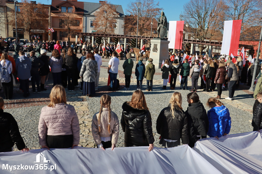 Fotorelacja I: Obchody 107. ROCZNICY ODZYSKANIA NIEPODLEGŁOŚCI na rynku w Koziegłowach