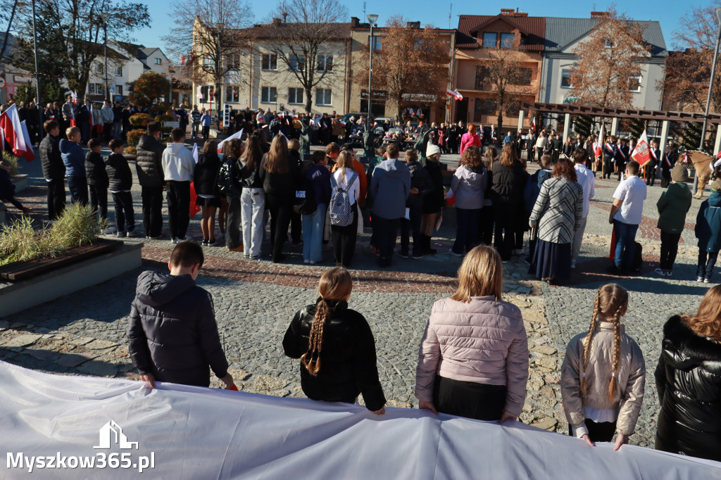 Fotorelacja I: Obchody 107. ROCZNICY ODZYSKANIA NIEPODLEGŁOŚCI na rynku w Koziegłowach