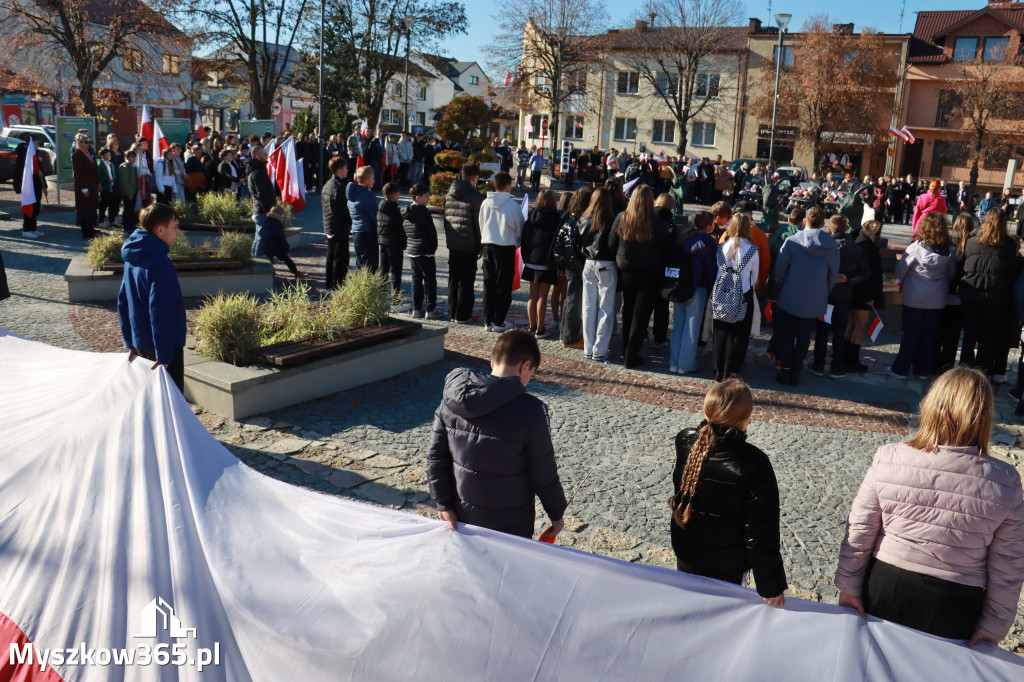 Fotorelacja I: Obchody 107. ROCZNICY ODZYSKANIA NIEPODLEGŁOŚCI na rynku w Koziegłowach