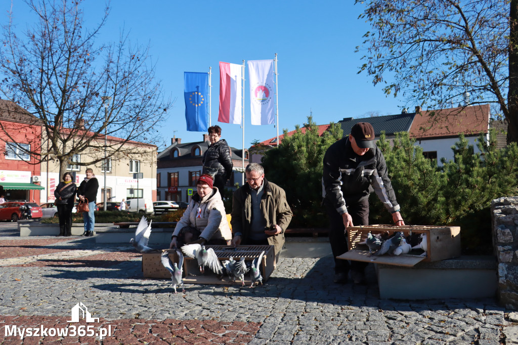 Fotorelacja I: Obchody 107. ROCZNICY ODZYSKANIA NIEPODLEGŁOŚCI na rynku w Koziegłowach