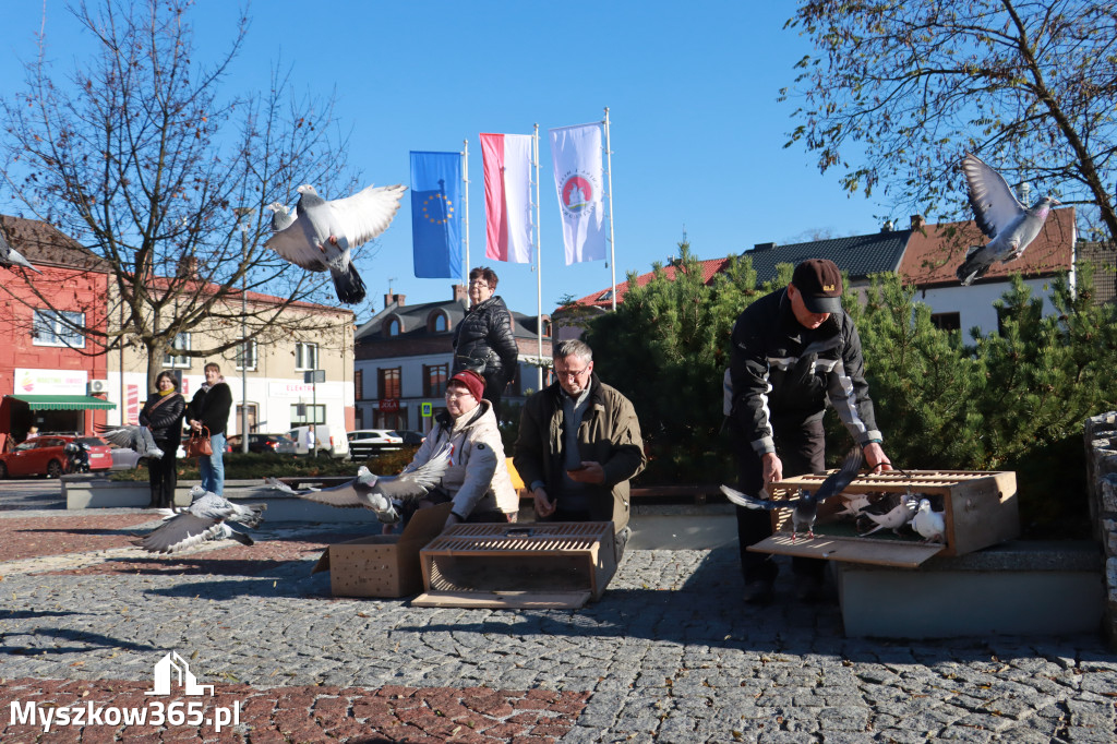 Fotorelacja I: Obchody 107. ROCZNICY ODZYSKANIA NIEPODLEGŁOŚCI na rynku w Koziegłowach