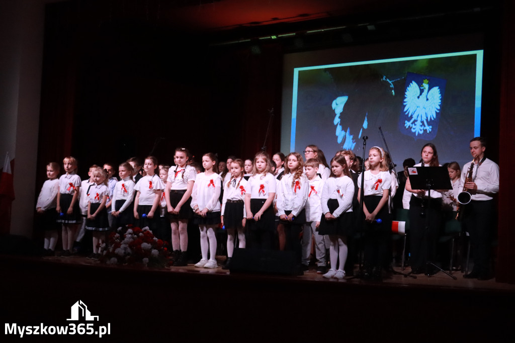 Fotorelacja II: Obchody 107. ROCZNICY ODZYSKANIA NIEPODLEGŁOŚCI na rynku w Koziegłowach