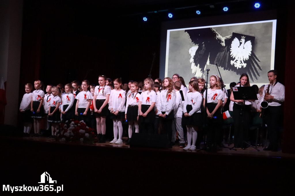 Fotorelacja II: Obchody 107. ROCZNICY ODZYSKANIA NIEPODLEGŁOŚCI na rynku w Koziegłowach