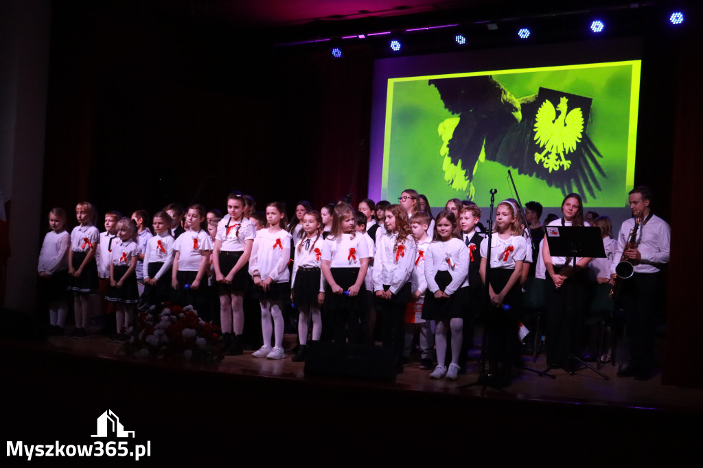 Fotorelacja II: Obchody 107. ROCZNICY ODZYSKANIA NIEPODLEGŁOŚCI na rynku w Koziegłowach