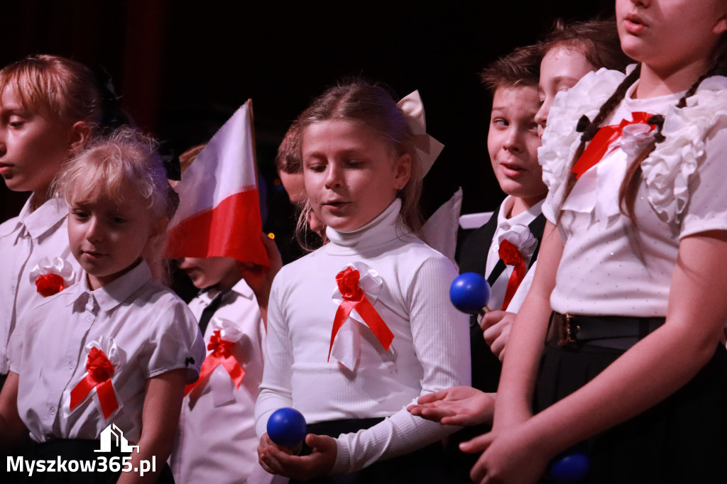 Fotorelacja II: Obchody 107. ROCZNICY ODZYSKANIA NIEPODLEGŁOŚCI na rynku w Koziegłowach