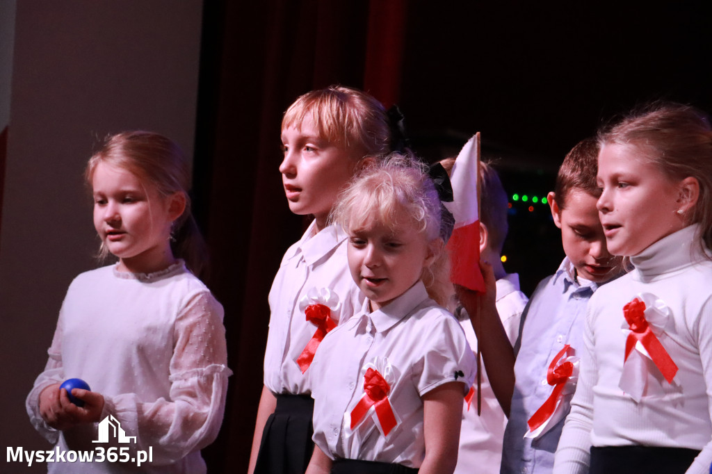 Fotorelacja II: Obchody 107. ROCZNICY ODZYSKANIA NIEPODLEGŁOŚCI na rynku w Koziegłowach