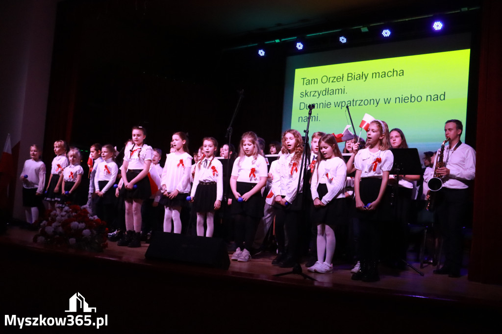 Fotorelacja II: Obchody 107. ROCZNICY ODZYSKANIA NIEPODLEGŁOŚCI na rynku w Koziegłowach