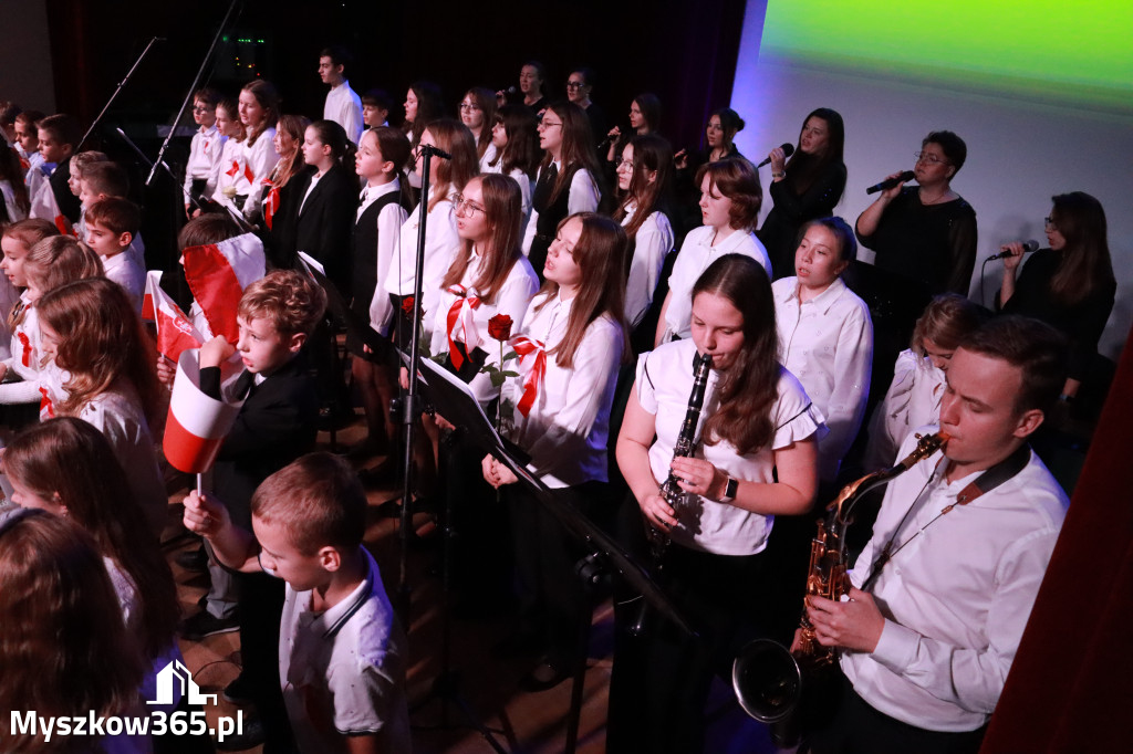 Fotorelacja II: Obchody 107. ROCZNICY ODZYSKANIA NIEPODLEGŁOŚCI na rynku w Koziegłowach