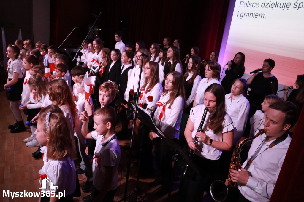 Fotorelacja II: Obchody 107. ROCZNICY ODZYSKANIA NIEPODLEGŁOŚCI na rynku w Koziegłowach