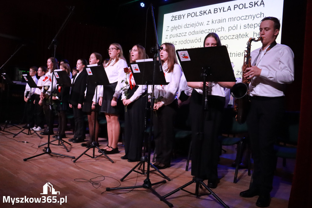 Fotorelacja II: Obchody 107. ROCZNICY ODZYSKANIA NIEPODLEGŁOŚCI na rynku w Koziegłowach