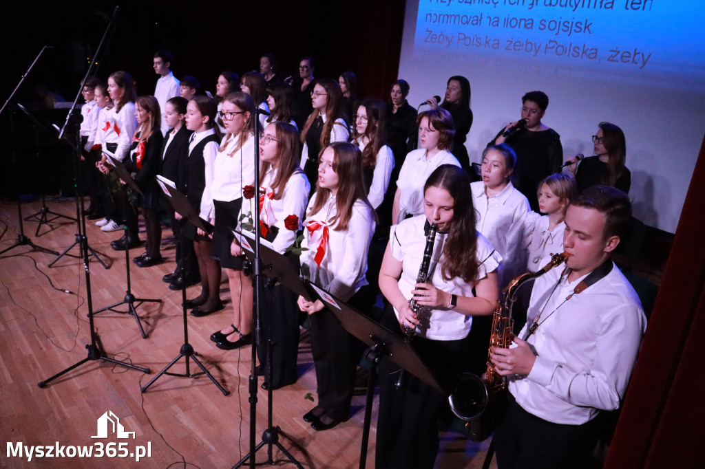 Fotorelacja II: Obchody 107. ROCZNICY ODZYSKANIA NIEPODLEGŁOŚCI na rynku w Koziegłowach