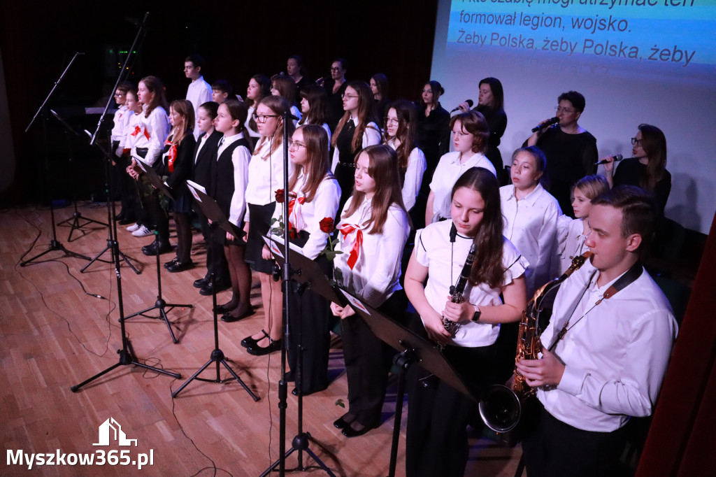 Fotorelacja II: Obchody 107. ROCZNICY ODZYSKANIA NIEPODLEGŁOŚCI na rynku w Koziegłowach