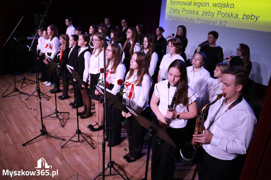 Fotorelacja II: Obchody 107. ROCZNICY ODZYSKANIA NIEPODLEGŁOŚCI na rynku w Koziegłowach