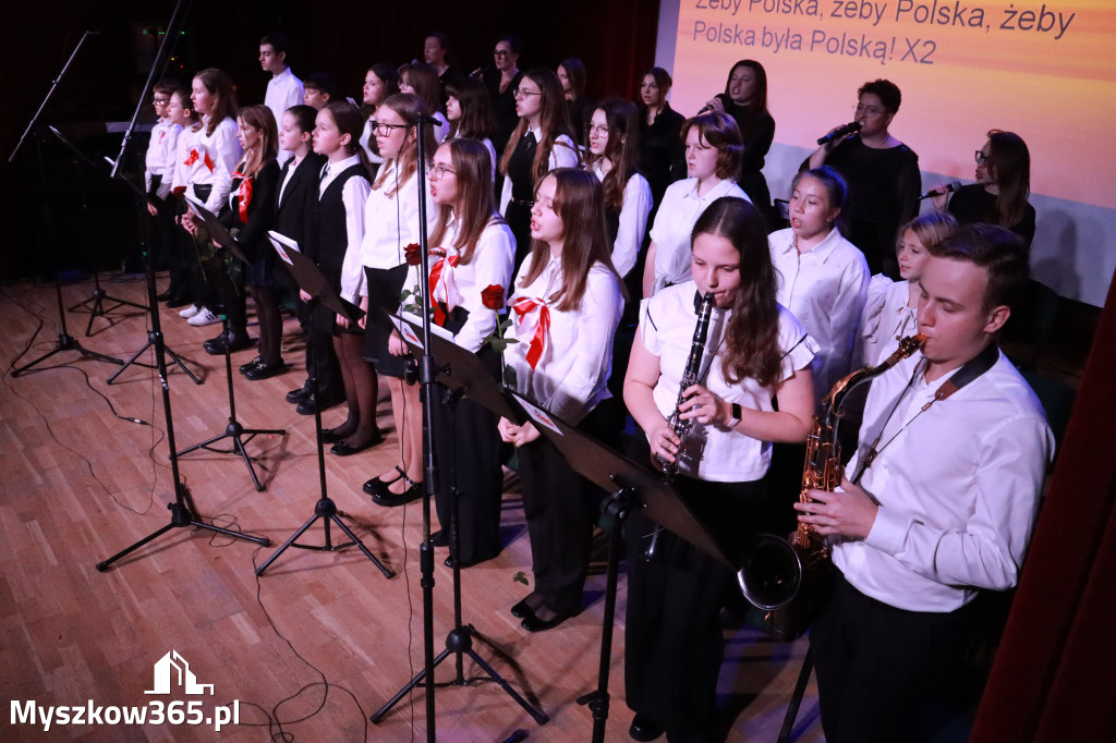 Fotorelacja II: Obchody 107. ROCZNICY ODZYSKANIA NIEPODLEGŁOŚCI na rynku w Koziegłowach