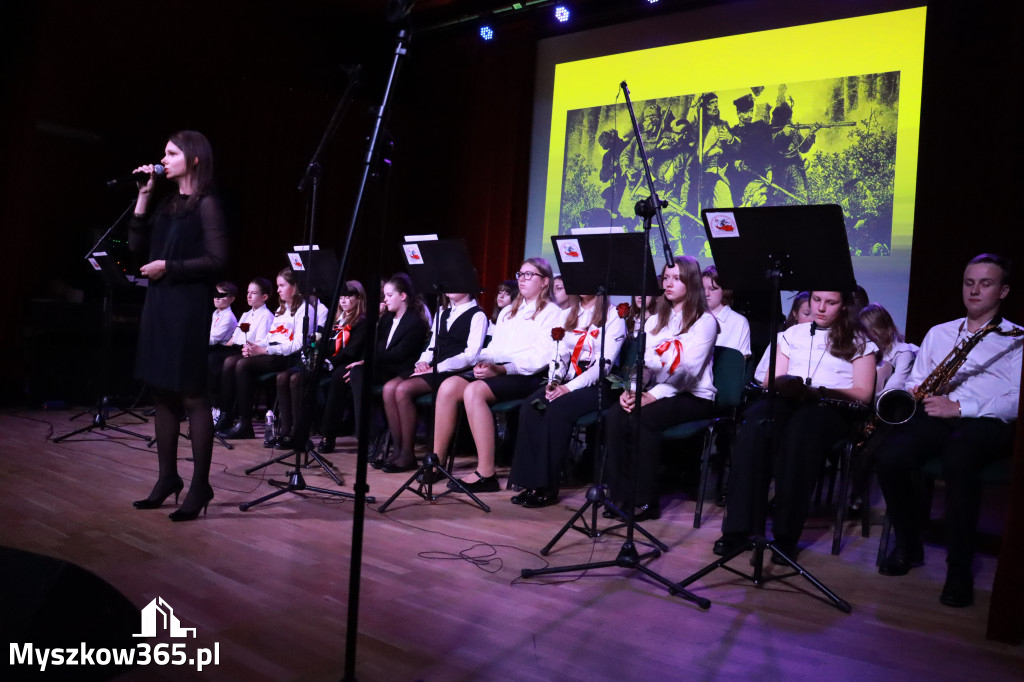 Fotorelacja II: Obchody 107. ROCZNICY ODZYSKANIA NIEPODLEGŁOŚCI na rynku w Koziegłowach