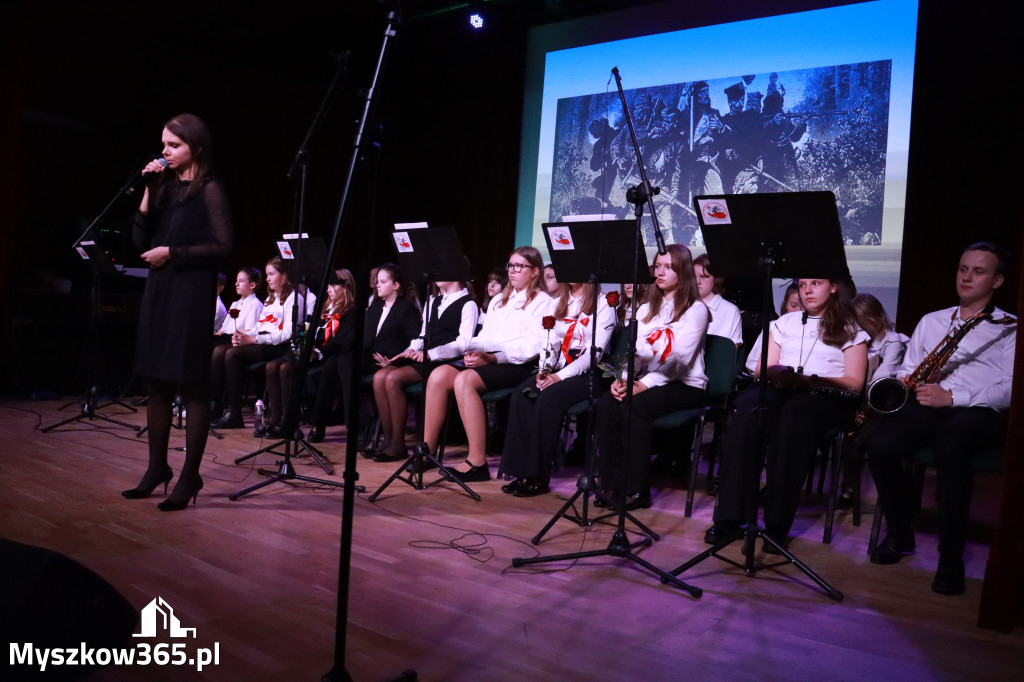 Fotorelacja II: Obchody 107. ROCZNICY ODZYSKANIA NIEPODLEGŁOŚCI na rynku w Koziegłowach