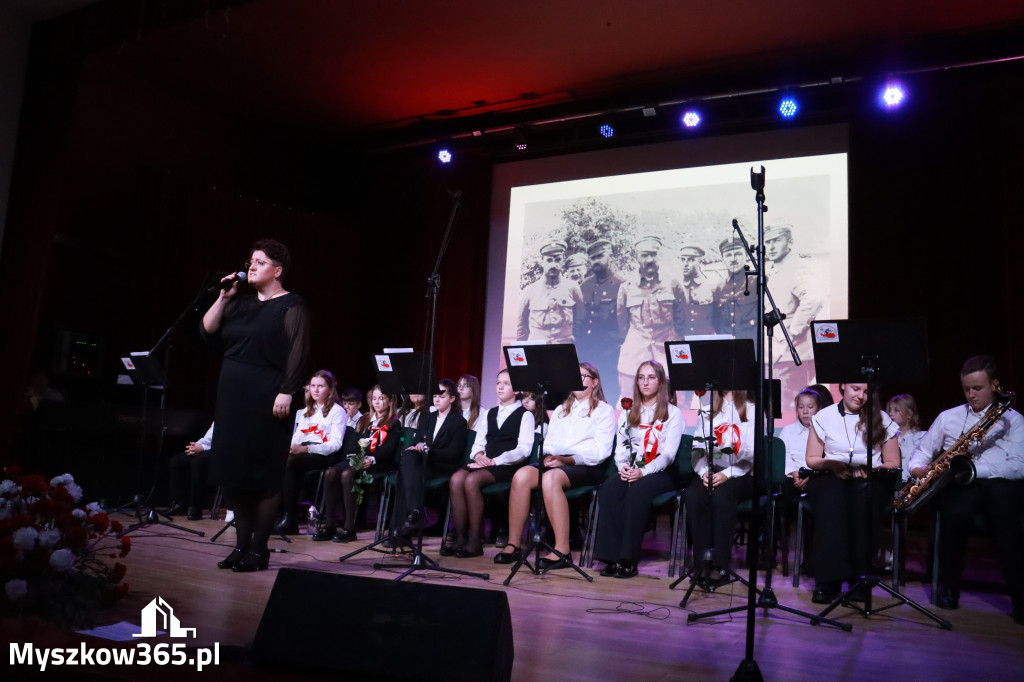 Fotorelacja II: Obchody 107. ROCZNICY ODZYSKANIA NIEPODLEGŁOŚCI na rynku w Koziegłowach