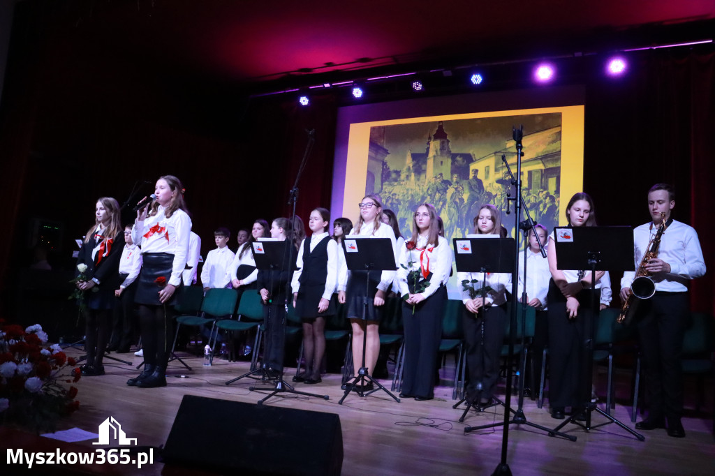 Fotorelacja II: Obchody 107. ROCZNICY ODZYSKANIA NIEPODLEGŁOŚCI na rynku w Koziegłowach