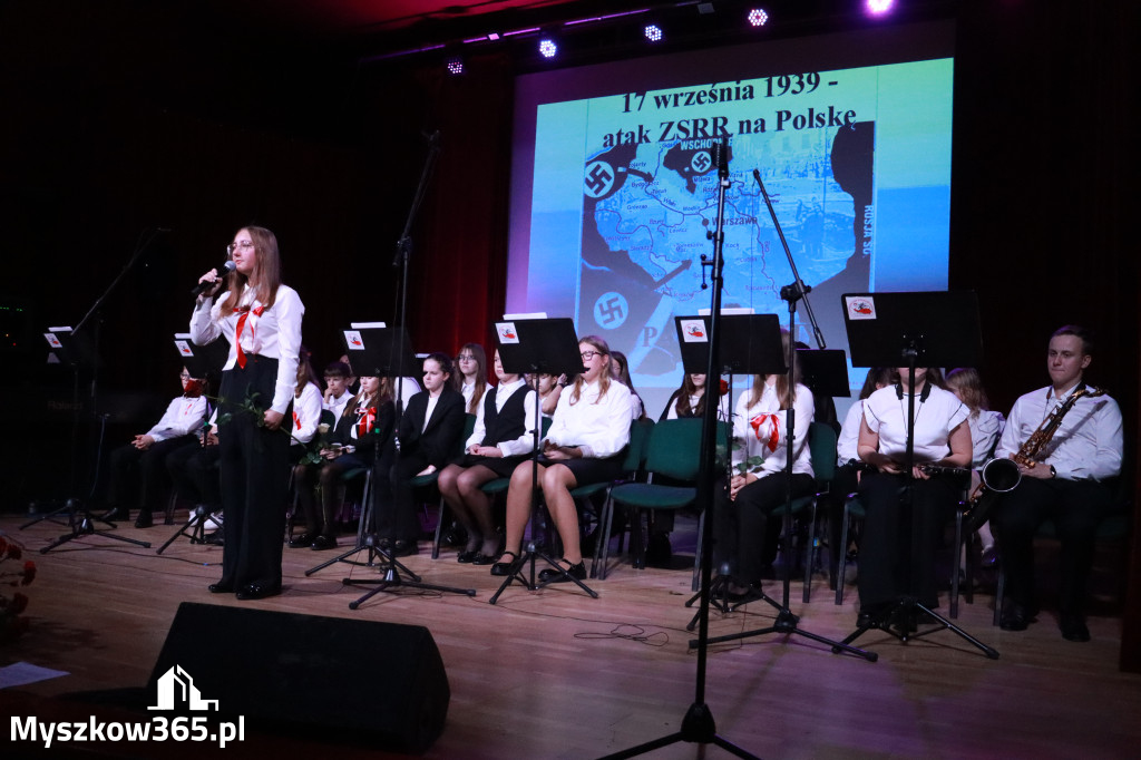 Fotorelacja II: Obchody 107. ROCZNICY ODZYSKANIA NIEPODLEGŁOŚCI na rynku w Koziegłowach