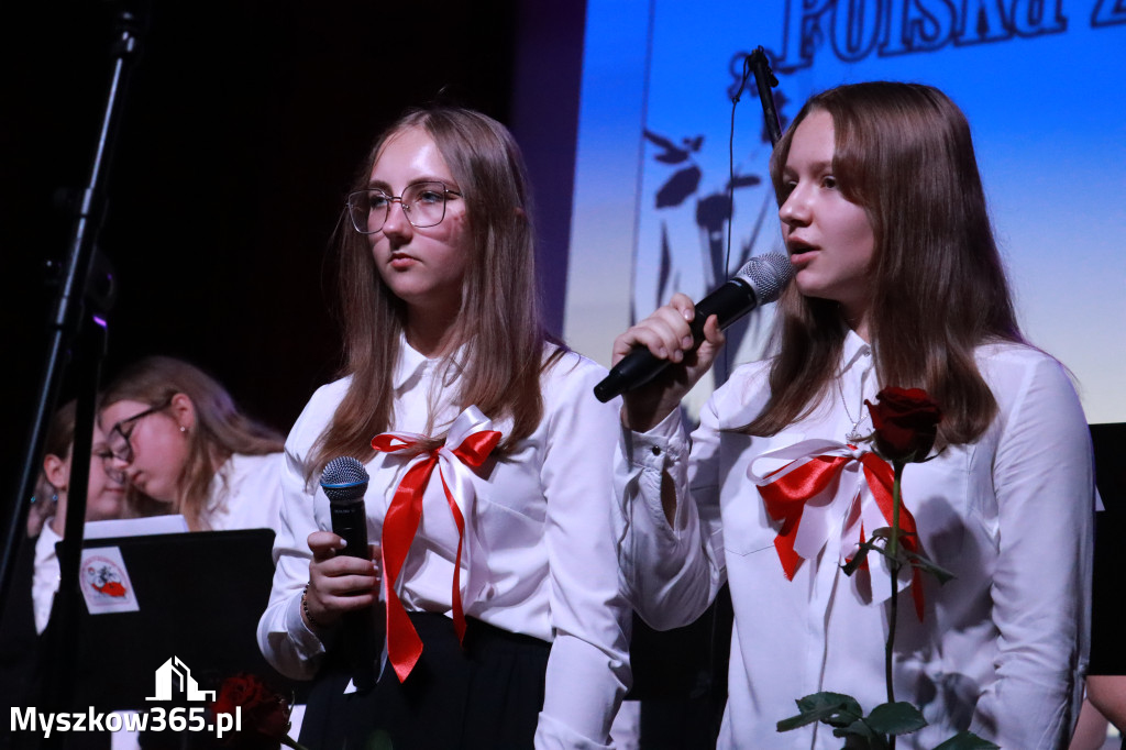 Fotorelacja II: Obchody 107. ROCZNICY ODZYSKANIA NIEPODLEGŁOŚCI na rynku w Koziegłowach