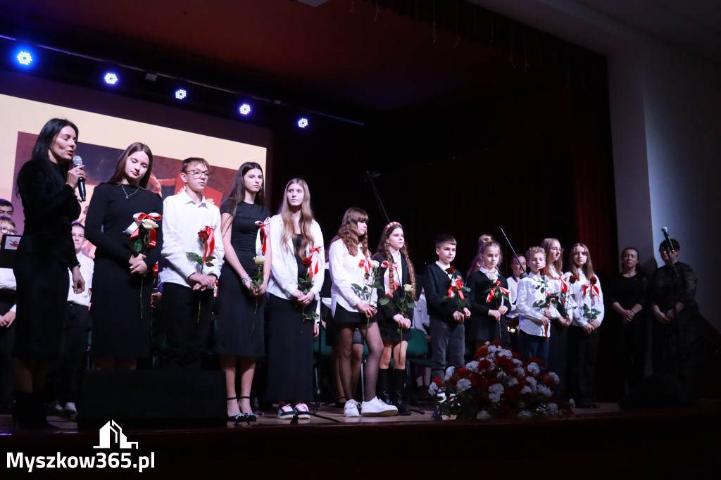 Fotorelacja II: Obchody 107. ROCZNICY ODZYSKANIA NIEPODLEGŁOŚCI na rynku w Koziegłowach