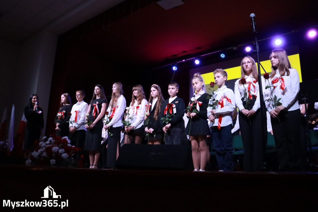 Fotorelacja II: Obchody 107. ROCZNICY ODZYSKANIA NIEPODLEGŁOŚCI na rynku w Koziegłowach