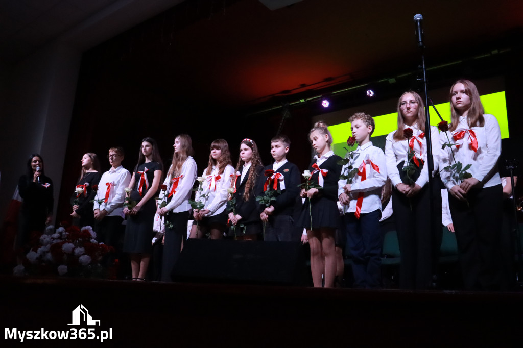 Fotorelacja II: Obchody 107. ROCZNICY ODZYSKANIA NIEPODLEGŁOŚCI na rynku w Koziegłowach