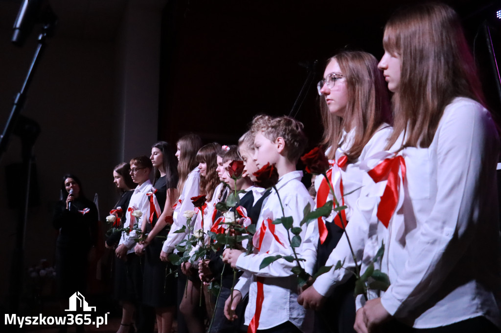 Fotorelacja II: Obchody 107. ROCZNICY ODZYSKANIA NIEPODLEGŁOŚCI na rynku w Koziegłowach