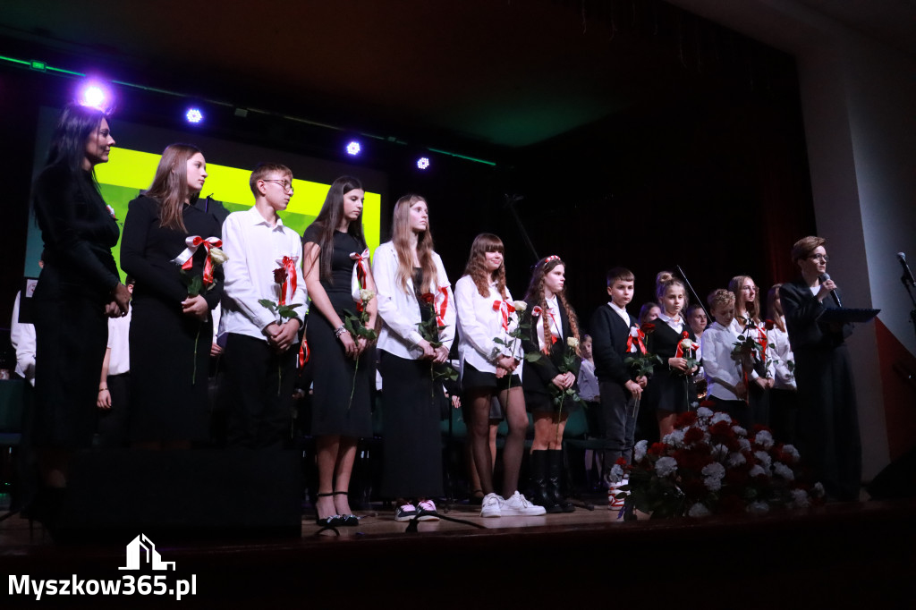 Fotorelacja II: Obchody 107. ROCZNICY ODZYSKANIA NIEPODLEGŁOŚCI na rynku w Koziegłowach