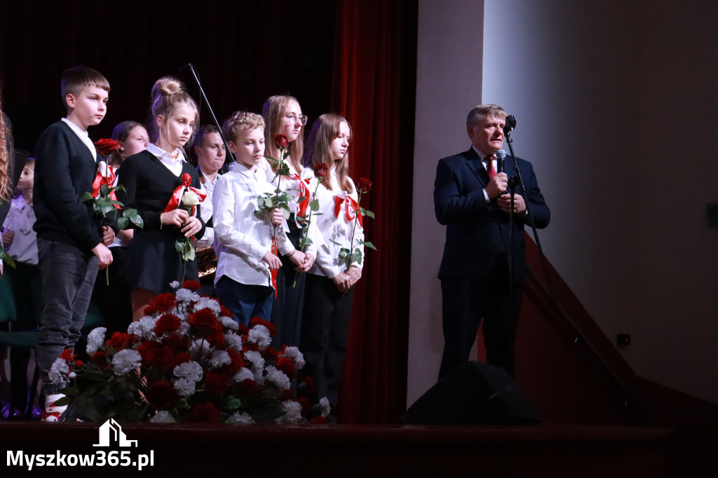 Fotorelacja II: Obchody 107. ROCZNICY ODZYSKANIA NIEPODLEGŁOŚCI na rynku w Koziegłowach