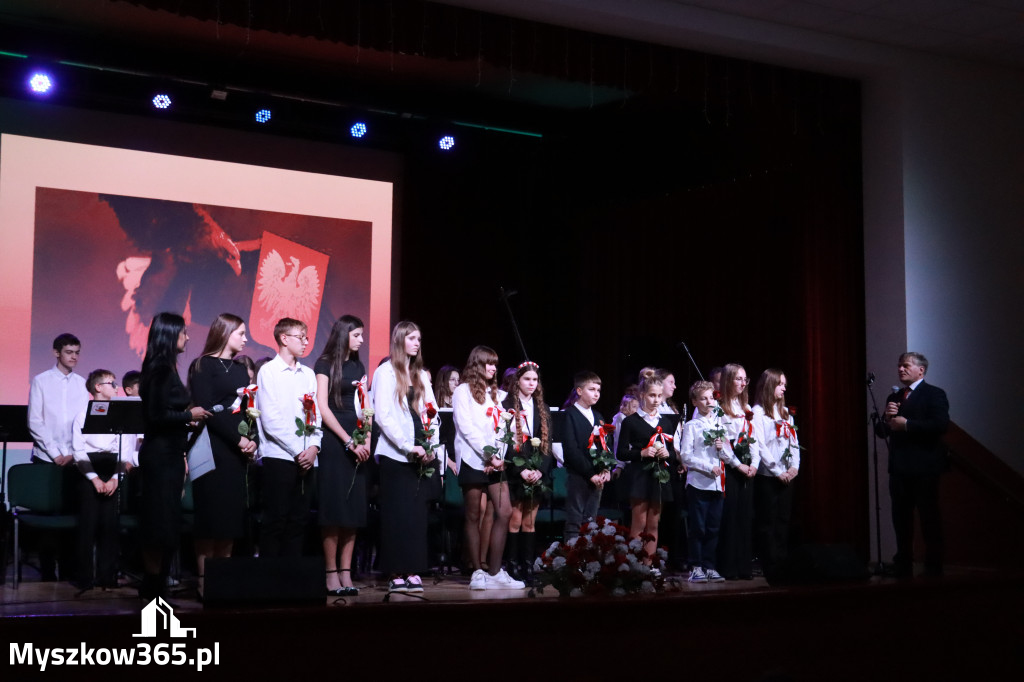 Fotorelacja II: Obchody 107. ROCZNICY ODZYSKANIA NIEPODLEGŁOŚCI na rynku w Koziegłowach