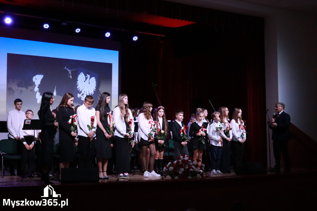 Fotorelacja II: Obchody 107. ROCZNICY ODZYSKANIA NIEPODLEGŁOŚCI na rynku w Koziegłowach