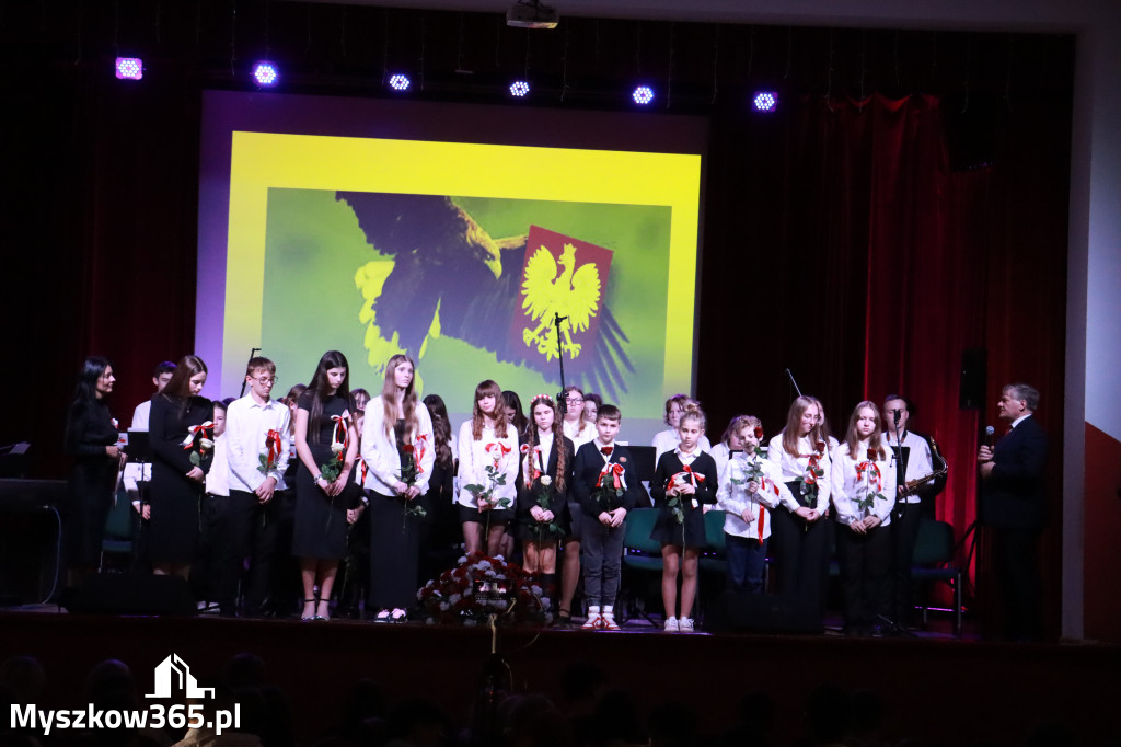 Fotorelacja II: Obchody 107. ROCZNICY ODZYSKANIA NIEPODLEGŁOŚCI na rynku w Koziegłowach