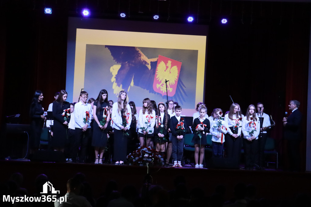 Fotorelacja II: Obchody 107. ROCZNICY ODZYSKANIA NIEPODLEGŁOŚCI na rynku w Koziegłowach