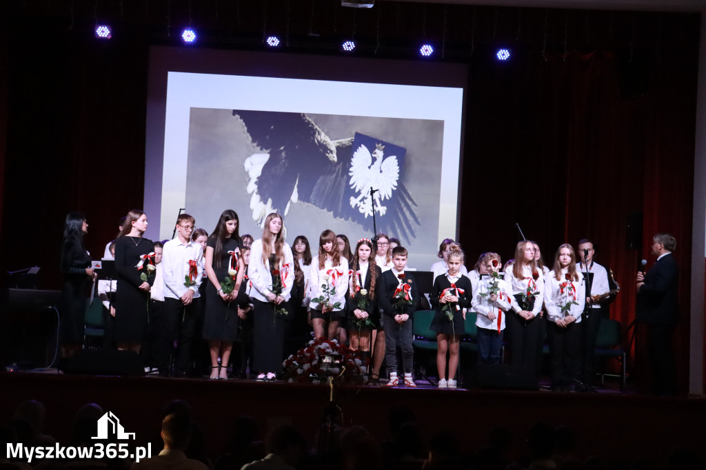 Fotorelacja II: Obchody 107. ROCZNICY ODZYSKANIA NIEPODLEGŁOŚCI na rynku w Koziegłowach