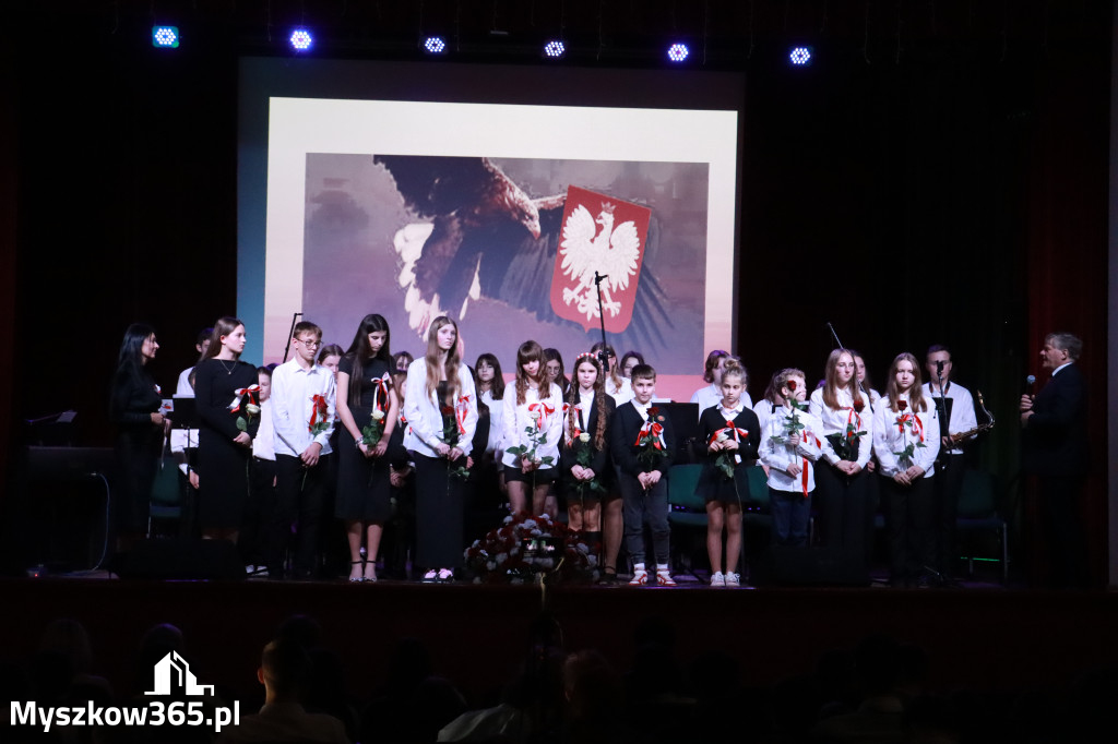 Fotorelacja II: Obchody 107. ROCZNICY ODZYSKANIA NIEPODLEGŁOŚCI na rynku w Koziegłowach