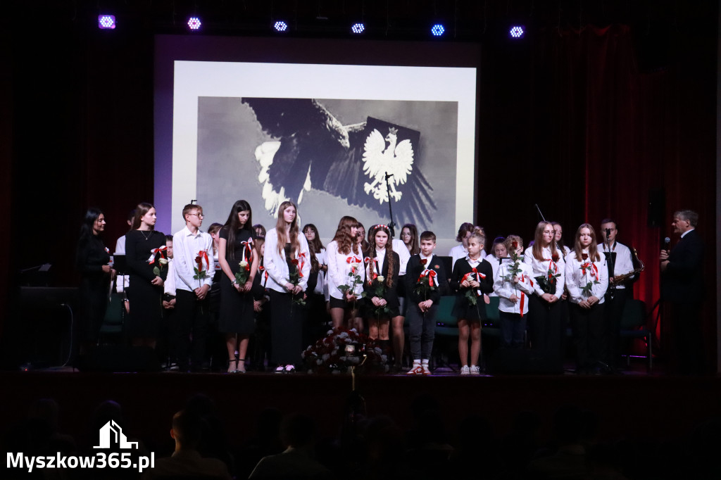 Fotorelacja II: Obchody 107. ROCZNICY ODZYSKANIA NIEPODLEGŁOŚCI na rynku w Koziegłowach